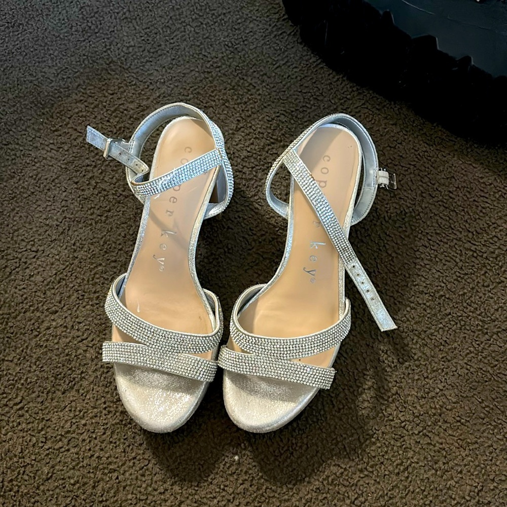 Coper key high heels , silver, size 7.5 M